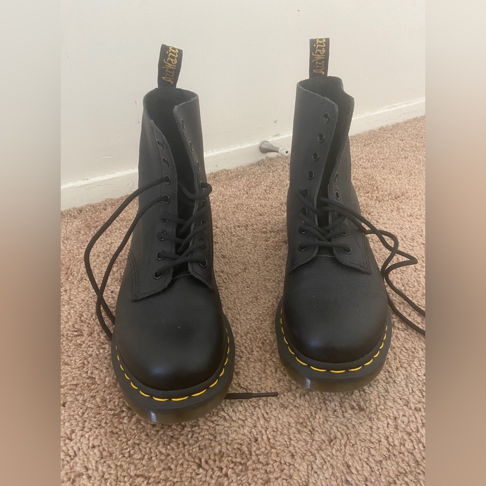 Doc Martens, black boots, size US 8